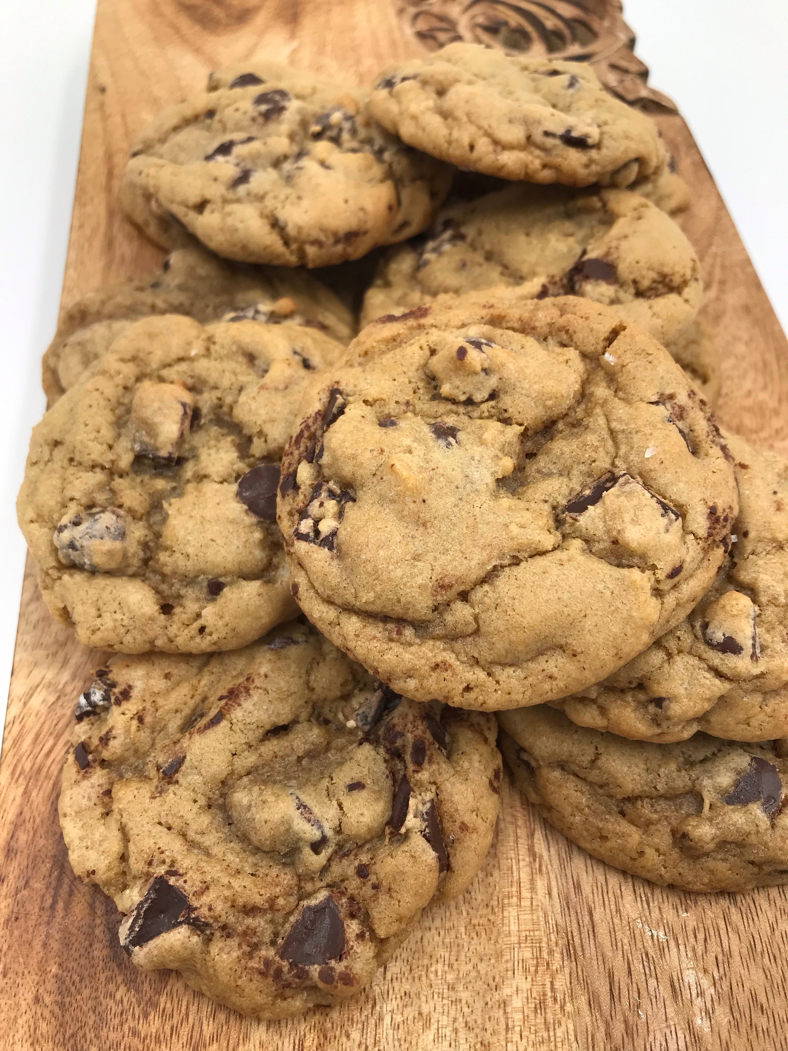 Chocolate Chip with Flake Sea Salt (half dozen) – Deez Cookies